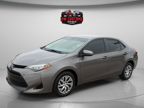 Used 2019 Toyota Corolla LE FWD image 3