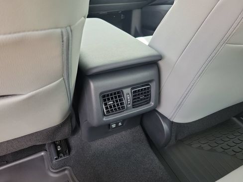 Used 2026 Toyota Camry SE FWD image 12