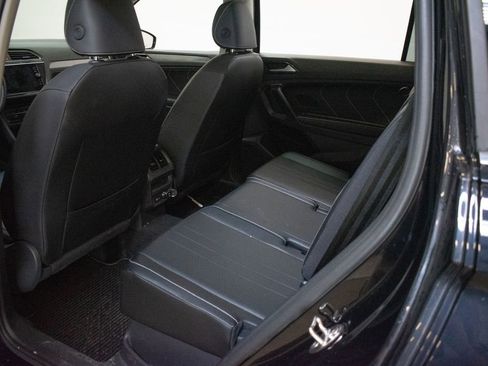Used 2024 Volkswagen Tiguan SE AWD/4WD image 23