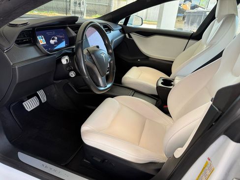 Used 2021 Tesla Model S Performance image 28
