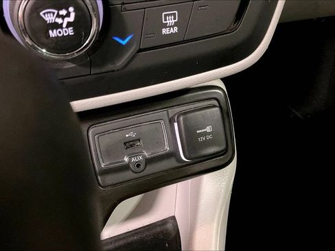 Used 2021 Jeep Renegade Latitude w/ Convenience Group FWD image 28