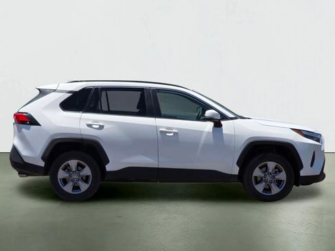 Used 2024 Toyota RAV4 XLE FWD image 7