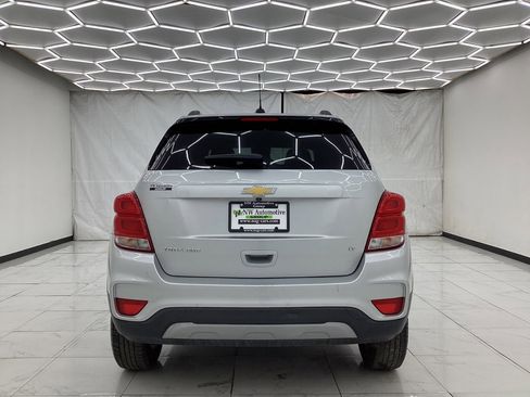 Used 2018 Chevrolet Trax LT w/ LT Convenience Package AWD/4WD image 10