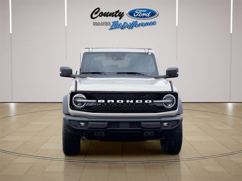 New 2025 Ford Bronco Outer Banks image 12