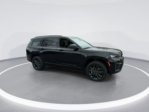 New 2026 Jeep Grand Cherokee L Limited AWD/4WD image 2
