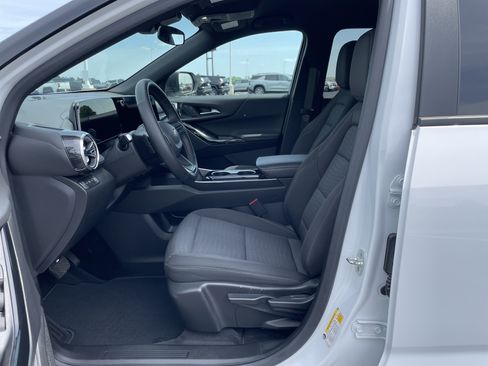 Used 2025 Chevrolet Equinox LT AWD/4WD image 17