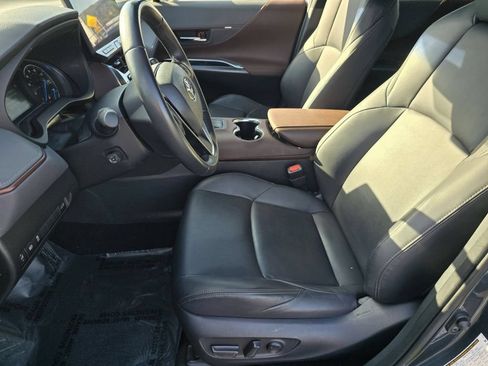 Used 2023 Toyota Venza XLE AWD/4WD image 33
