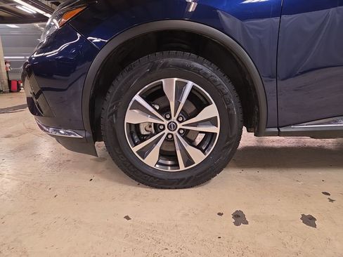 Used 2023 Nissan Murano SV image 25