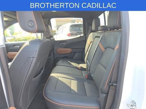Used 2024 GMC Canyon AT4 w/ AT4 Premium Package AWD/4WD image 10