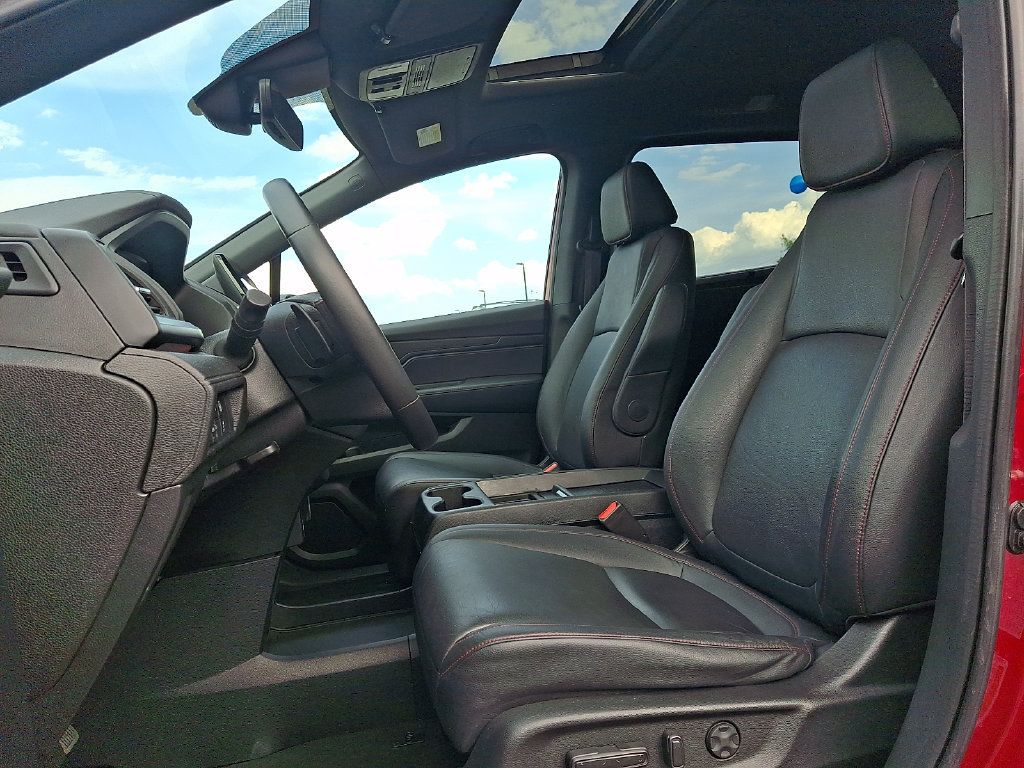 Used 2023 Honda Odyssey Sport image 13