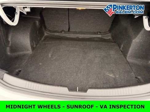 Used 2023 Chevrolet Malibu LT image 35