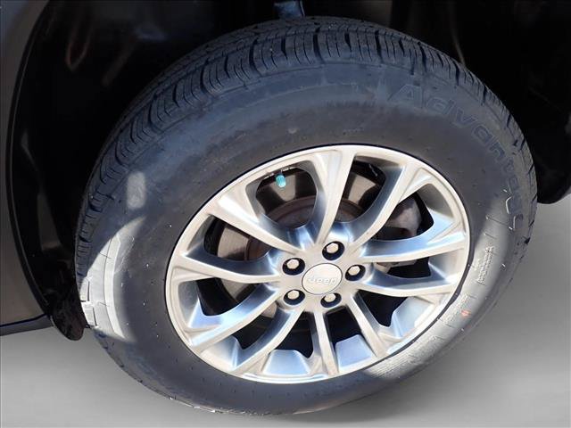 Used 2019 Jeep Cherokee Latitude Plus w/ Comfort/Convenience Group AWD/4WD image 7