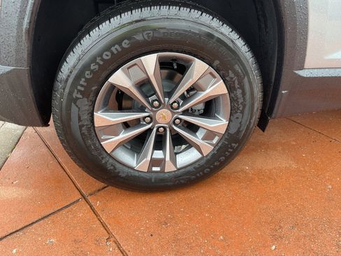 New 2025 Chevrolet Equinox LT w/ Safety and Technology Package image 16