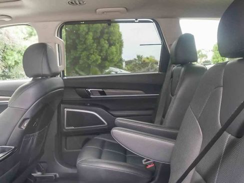 Used 2021 Kia Telluride EX w/ EX Premium Package image 12