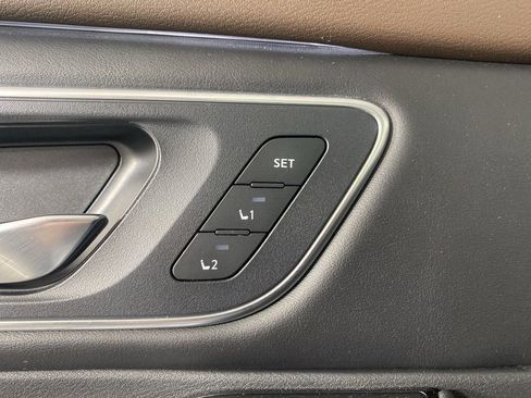 Used 2022 Nissan Rogue Platinum w/ Head-Up Display Package AWD/4WD image 27