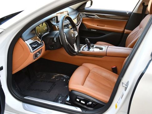 Used 2018 BMW 740i RWD image 14