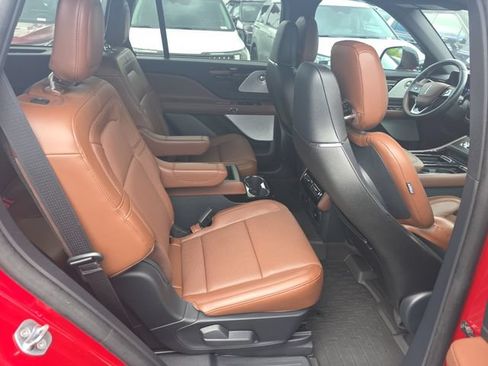 Used 2025 Lincoln Aviator Reserve w/ Equipment Group 201A AWD/4WD image 14
