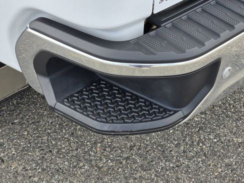 Used 2025 GMC Sierra 3500 SLT w/ SLT Convenience Package image 11