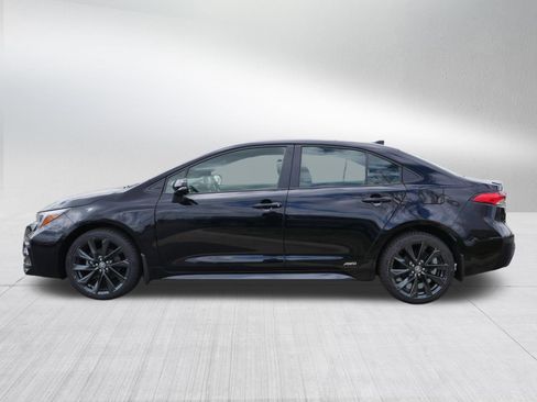 Used 2024 Toyota Corolla SE AWD/4WD image 4