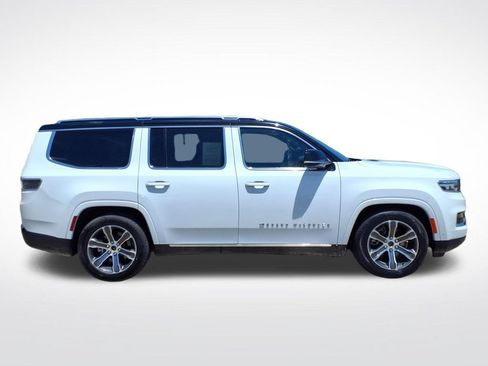 Used 2023 Jeep Grand Wagoneer 4WD image 5