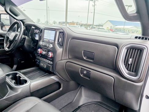 Used 2022 GMC Sierra 3500 AT4 w/ AT4 Preferred Package image 16
