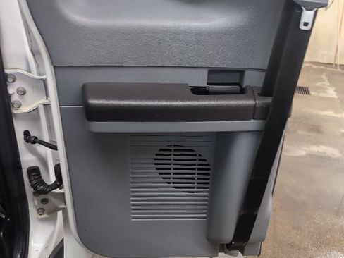 Used 2015 Ford F250 XLT w/ XLT Interior Package image 18