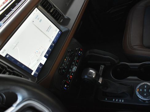 Used 2024 Ford Bronco Outer Banks w/ Sasquatch Package image 21