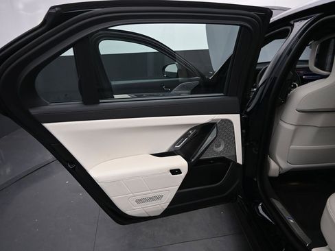 Certified 2023 BMW 760i xDrive image 35