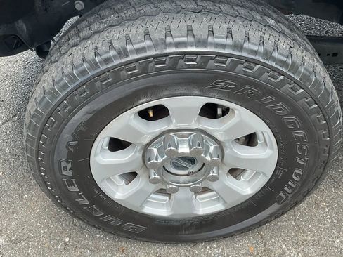 Used 2024 Ford F250 XLT AWD/4WD image 9