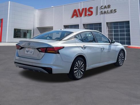 Used 2025 Nissan Altima 2.5 SV FWD image 6