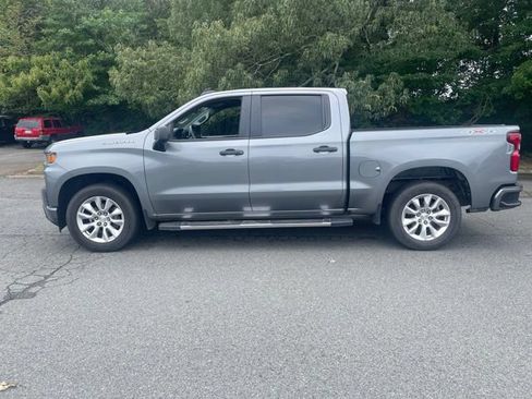Used 2020 Chevrolet Silverado 1500 Custom w/ Custom Value Package AWD/4WD image 4