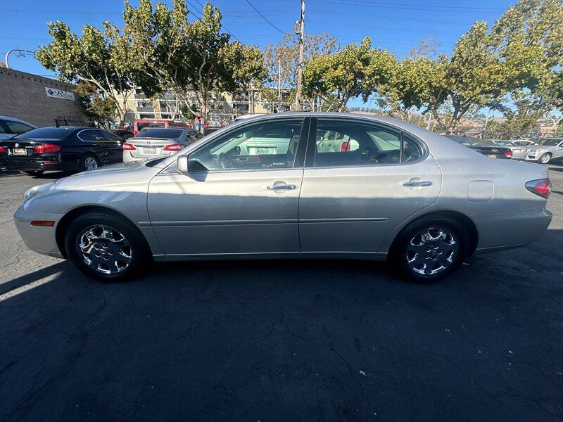 Used 2002 Lexus ES 330 w/ Premium Pkg FWD image 8