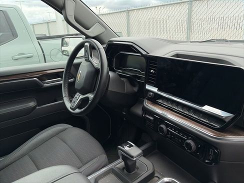 Used 2023 Chevrolet Silverado 1500 LT AWD/4WD image 10
