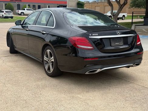 Used 2019 Mercedes-Benz E 300 image 4