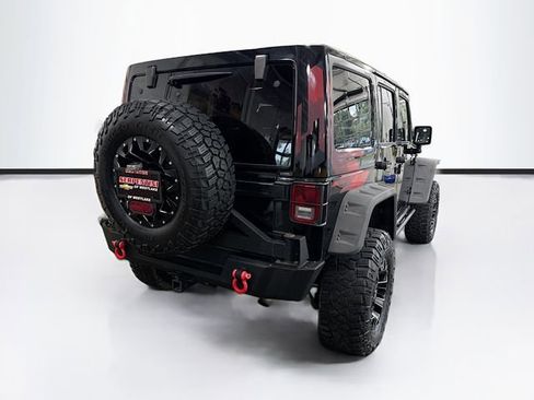 Used 2017 Jeep Wrangler Unlimited Sahara AWD/4WD image 6