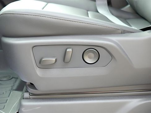 New 2026 GMC Sierra 1500 SLT image 21