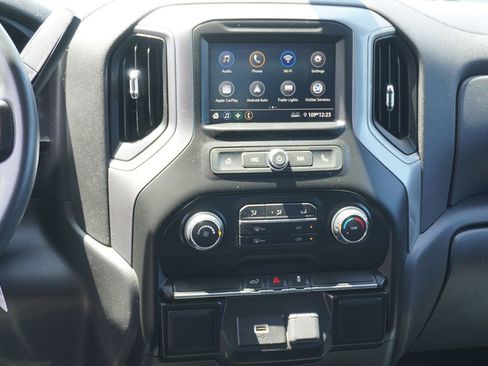 Used 2020 Chevrolet Silverado 1500 Custom w/ Custom Value Package AWD/4WD image 23