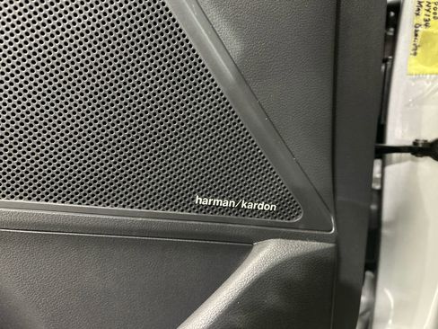 Used 2020 Hyundai Ioniq Limited image 21