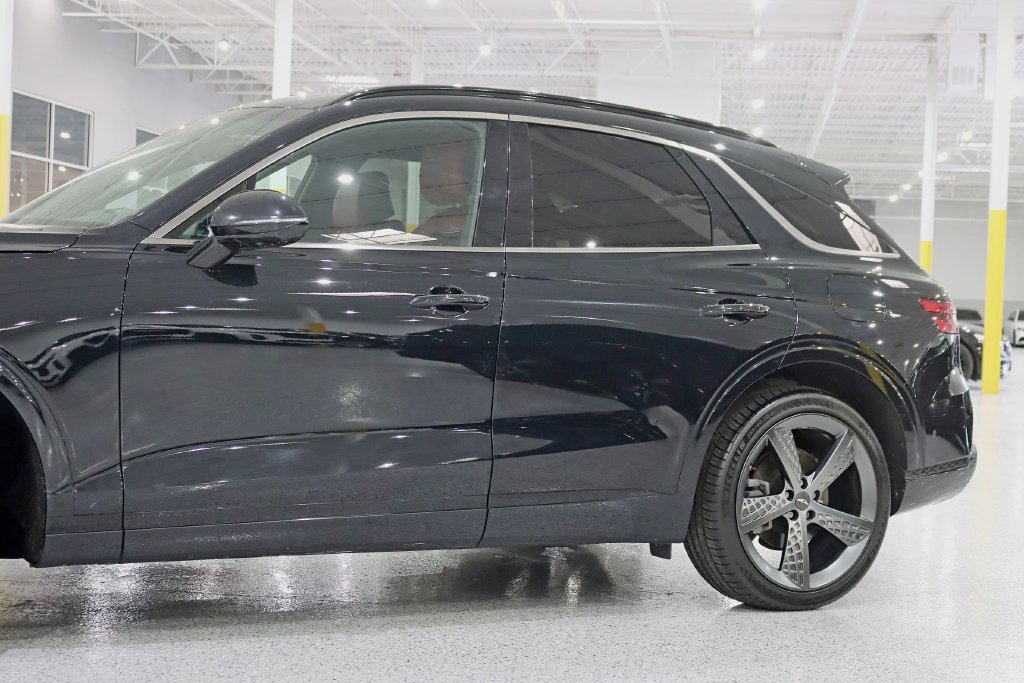 Used 2022 Genesis GV70 2.5T w/ Sport Prestige Package AWD/4WD image 3