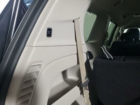 Used 2022 Chrysler Pacifica Touring-L image 33