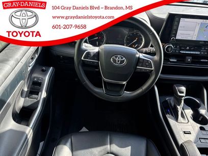 Used 2022 Toyota Highlander XLE