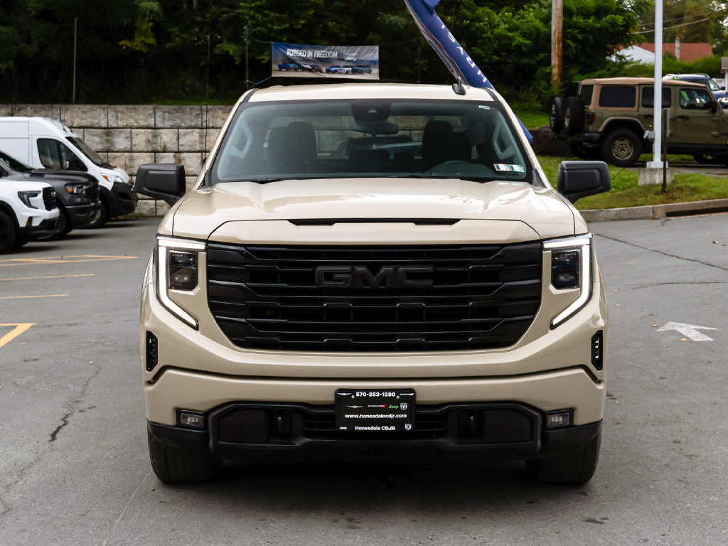 Used 2022 GMC Sierra 1500 Elevation AWD/4WD image 3
