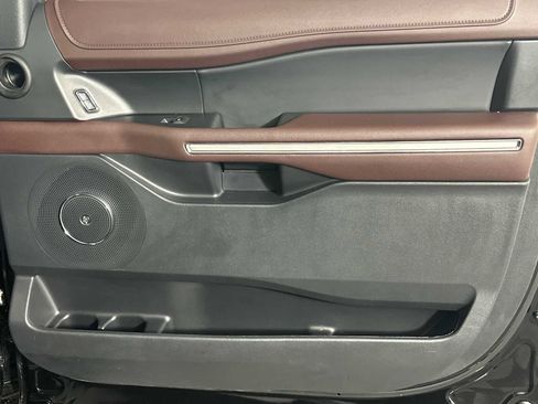 Used 2024 Ford Expedition Max Limited image 18
