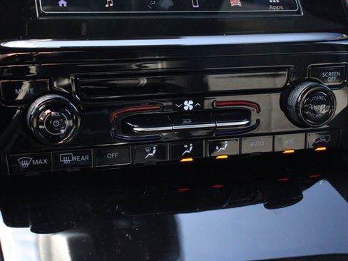 New 2026 Jeep Grand Cherokee L Laredo image 19