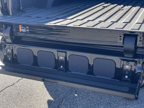 Used 2024 GMC Sierra 2500 AT4 w/ AT4 Premium Plus Package image 12