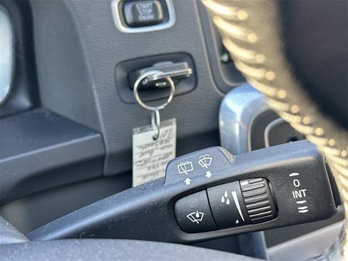 Used 2017 Volvo V60 T5 Cross Country w/ Convenience Package image 25