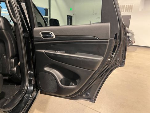 Used 2022 Jeep Grand Cherokee Laredo X image 35