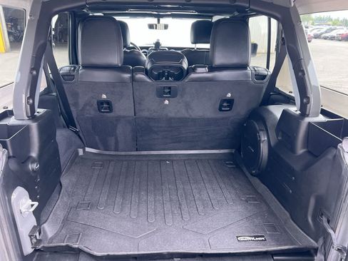 Used 2020 Jeep Wrangler Unlimited Sahara w/ Uconnect 4C Nav & Sound Group AWD/4WD image 26
