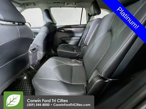 Used 2021 Toyota Highlander Platinum AWD/4WD image 29