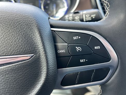 Used 2022 Chrysler Voyager LX image 27